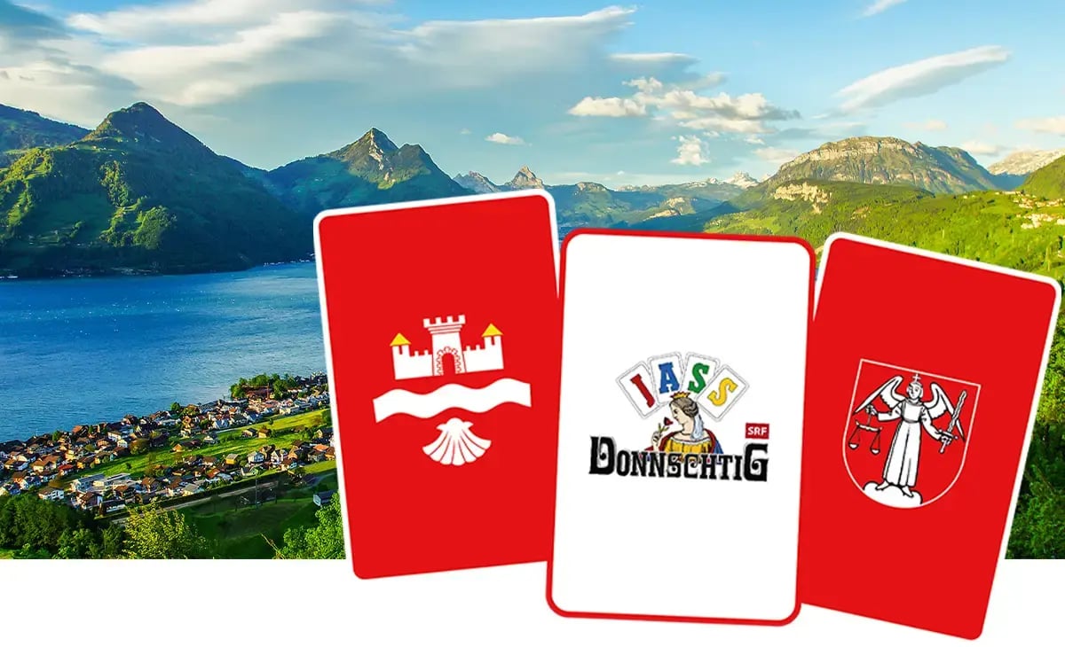 3 Karten mit Ortslogos und Donnschtig Jass, Beckenried im Hintergrund